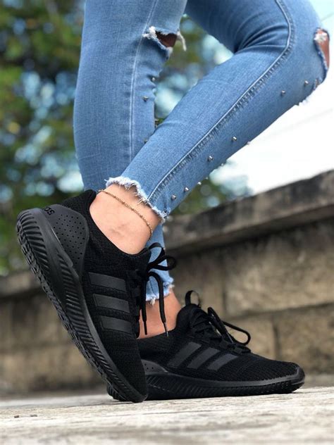 adidas negros de mujer.